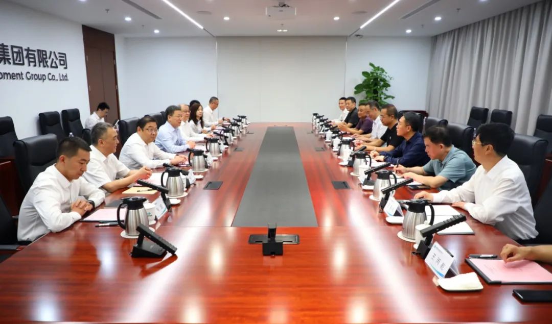 中國(guó)電氣裝備黨委書記、董事長(zhǎng)李洪鳳會(huì)見陜西省人大常委會(huì)副主任、寶雞市委書記楊廣亭