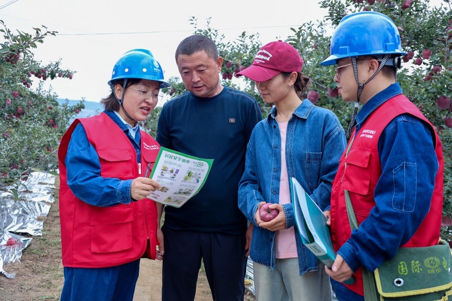 “紅褂子”服務(wù)紅蘋(píng)果，電力服務(wù)“滿(mǎn)格貼心”