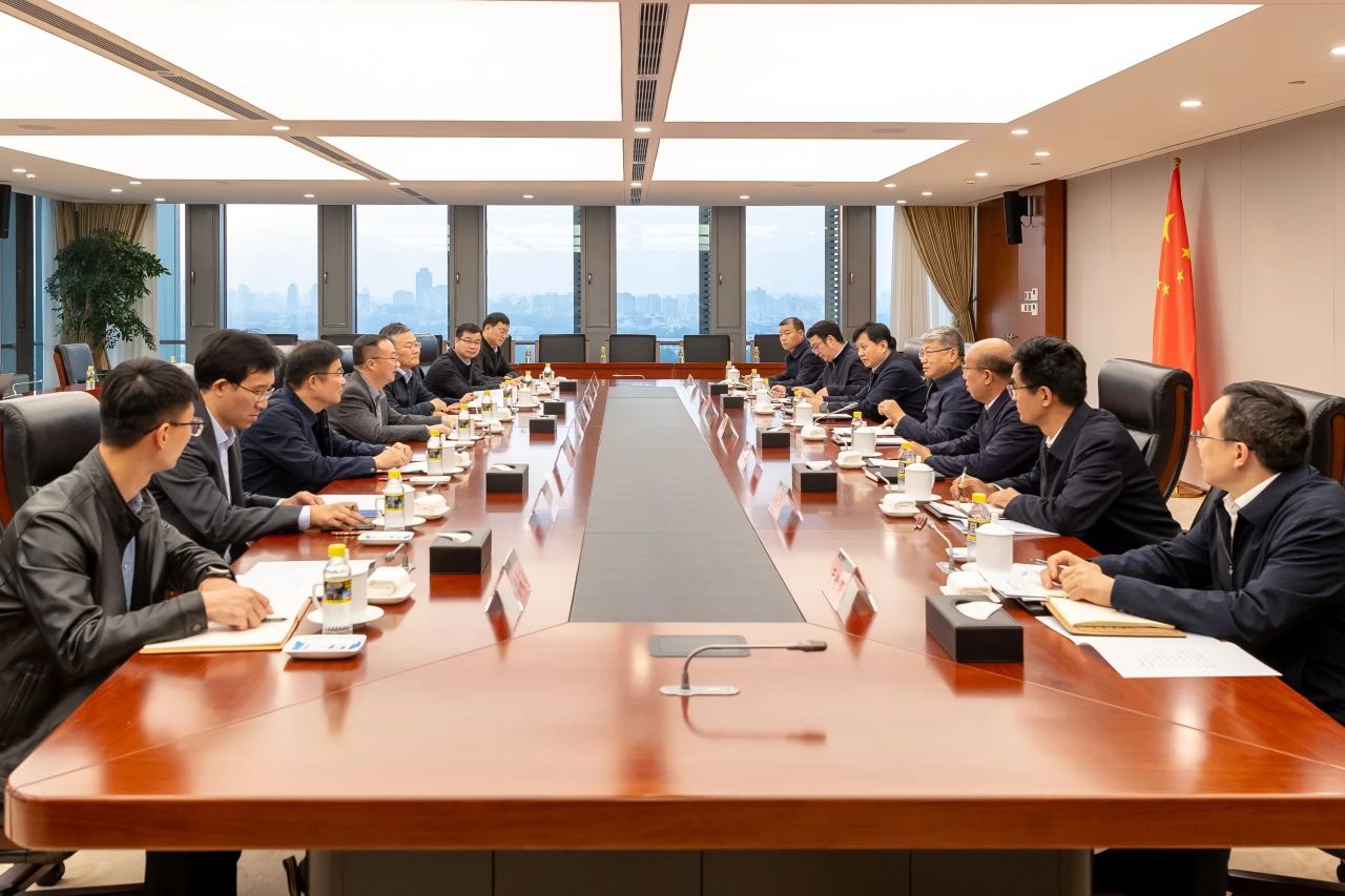 國(guó)家能源集團(tuán)黨組書(shū)記、董事長(zhǎng)劉國(guó)躍會(huì)見(jiàn)中國(guó)礦業(yè)大學(xué)校長(zhǎng)趙宏偉