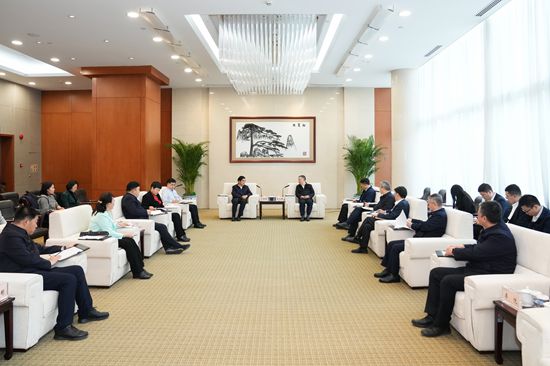 華能集團總經(jīng)理張文峰會見內蒙古自治區(qū)黨委常委、包頭市委書記丁繡峰