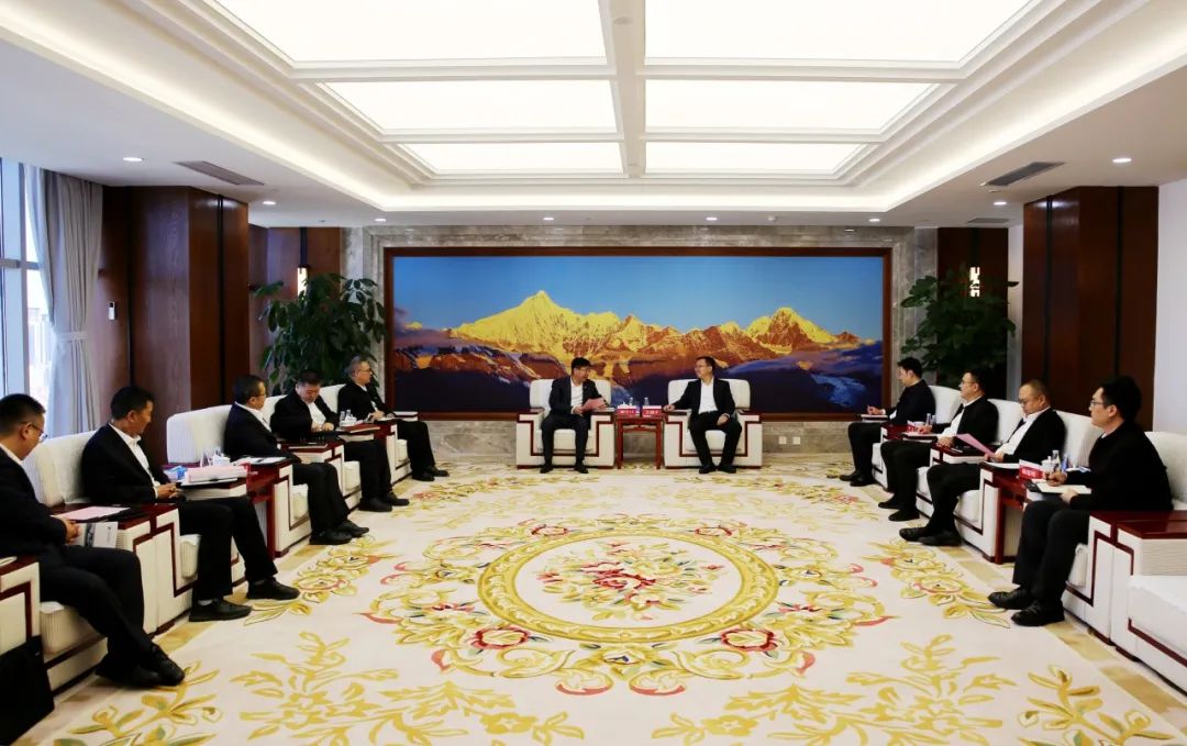 王繼才與中國(guó)能建西南區(qū)域總部黨委書(shū)記、總經(jīng)理鄒小川會(huì)談