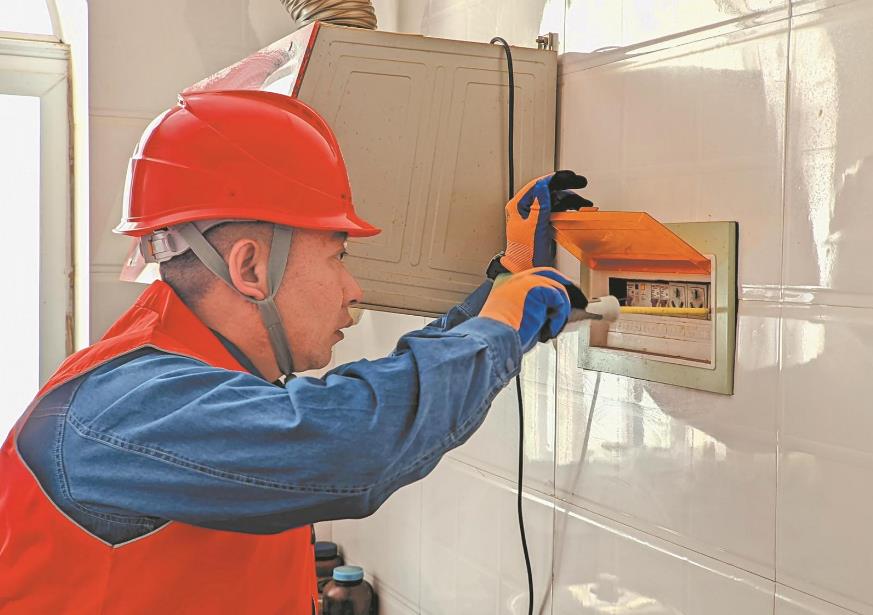 楊劍：“我們多操點心，客戶就多點方便”