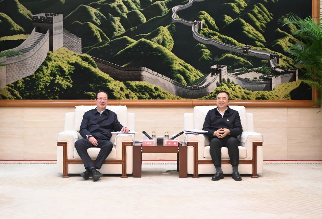 中國電建黨委書記、董事長丁焰章與中國大唐黨組書記、董事長鄒磊會談