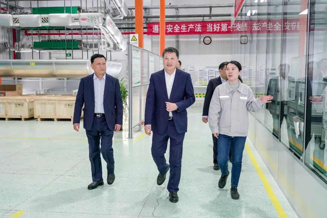 中國(guó)電氣裝備黨委副書(shū)記、總經(jīng)理周群到河南所屬企業(yè)調(diào)研