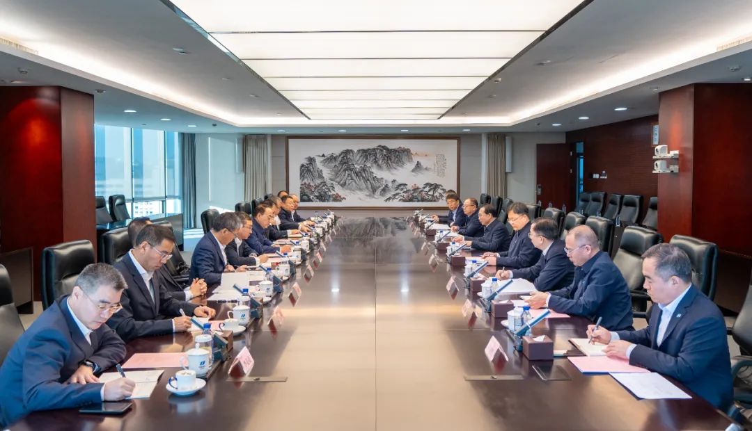 華電集團(tuán)黨組書記、董事長江毅會(huì)見中國中車黨委書記、董事長孫永才