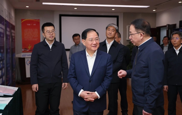 金壯龍到工業(yè)和信息化部產(chǎn)業(yè)發(fā)展促進中心調研