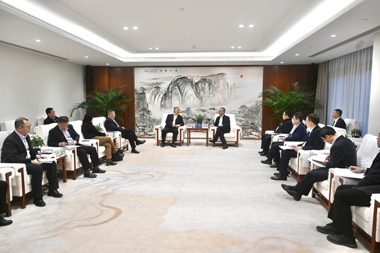中國(guó)電建黨委副書記、總經(jīng)理王斌與中國(guó)機(jī)電商會(huì)黨委書記、會(huì)長(zhǎng)張鈺晶舉行會(huì)談