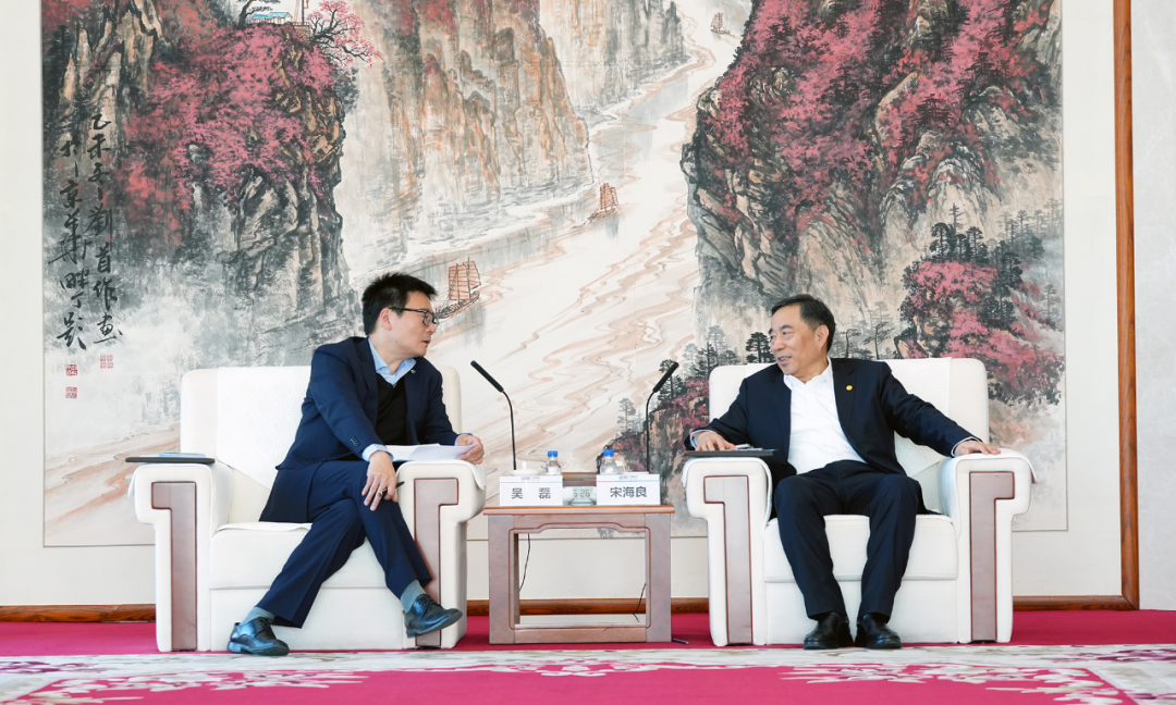 中國能建黨委書記、董事長宋海良與上海電氣黨委書記、董事長吳磊會談