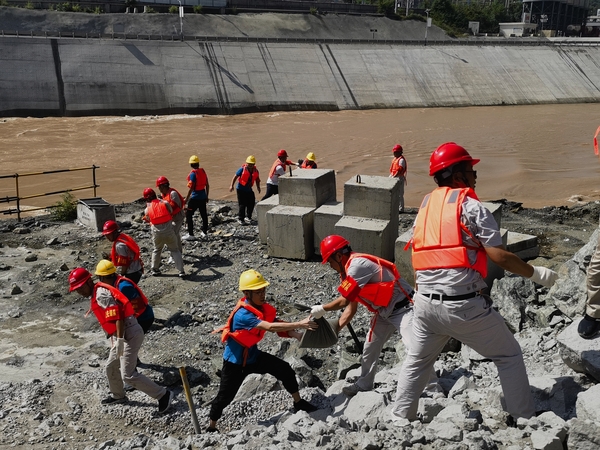 水電五局黨建“銀梭”織暖錦，江畔“擔(dān)當(dāng)”繪新程