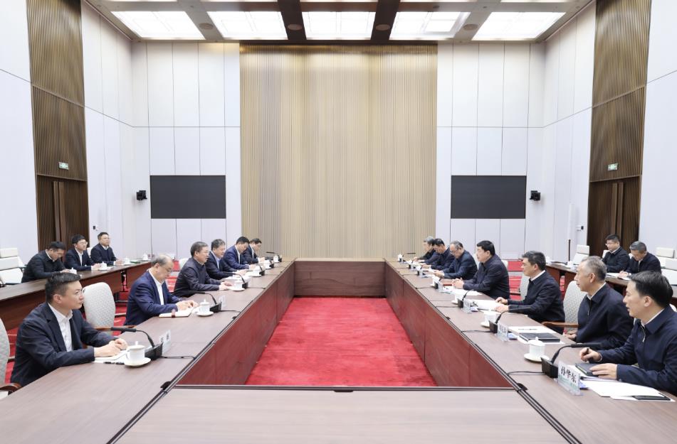 中國(guó)電氣裝備董事長(zhǎng)李洪鳳、總經(jīng)理周群拜訪國(guó)家電網(wǎng)公司董事長(zhǎng)張智剛、總經(jīng)理龐驍剛