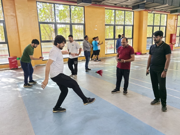 【新春走基層】熱熱鬧鬧過(guò)大年，海外堅(jiān)守迎新春