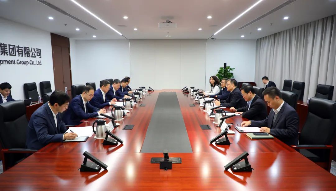 中國電氣裝備董事長李洪鳳、總經(jīng)理周群會見佛山市委書記唐屹峰