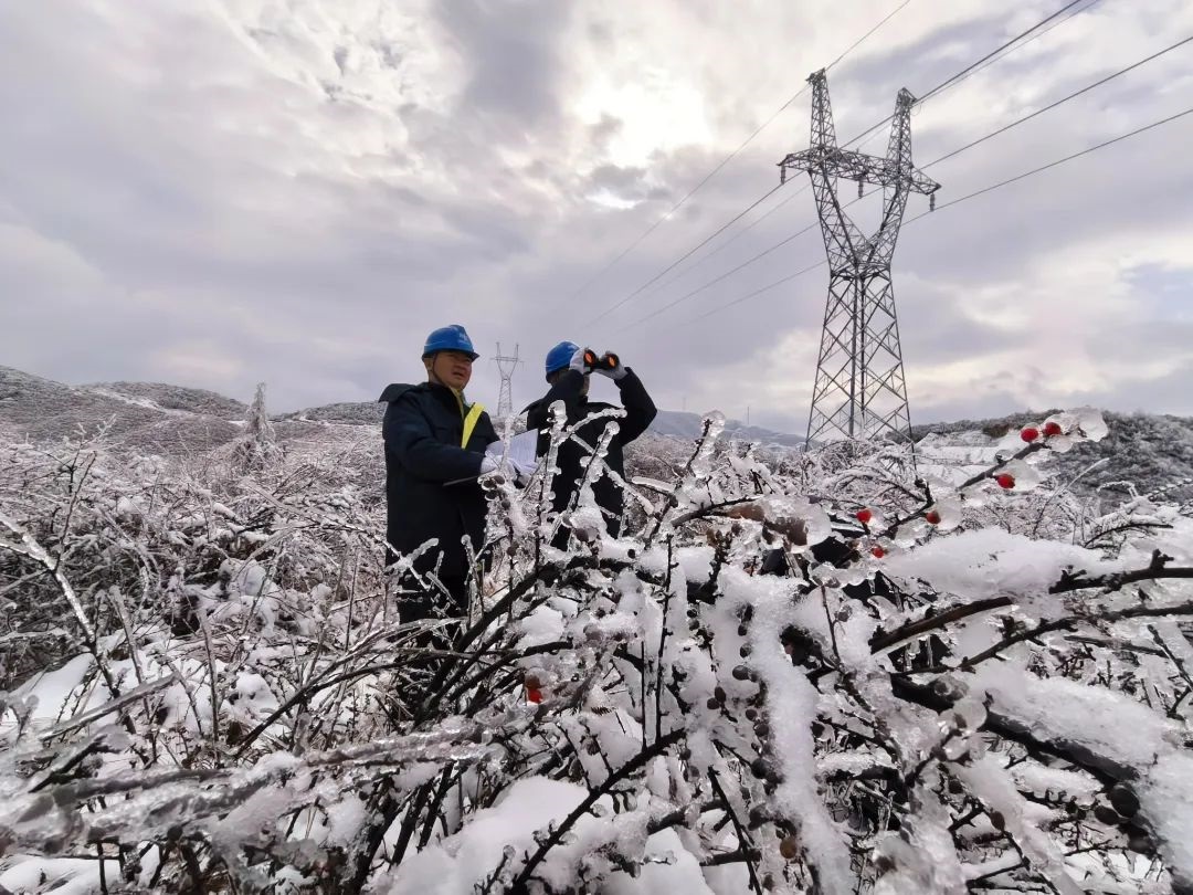 南方電網(wǎng)科技抗冰 讓冰雪“看得見、除得掉、防得住”