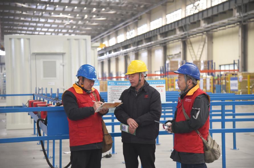 國網(wǎng)河南電力“滿格電”護航企業(yè)復(fù)工復(fù)產(chǎn)