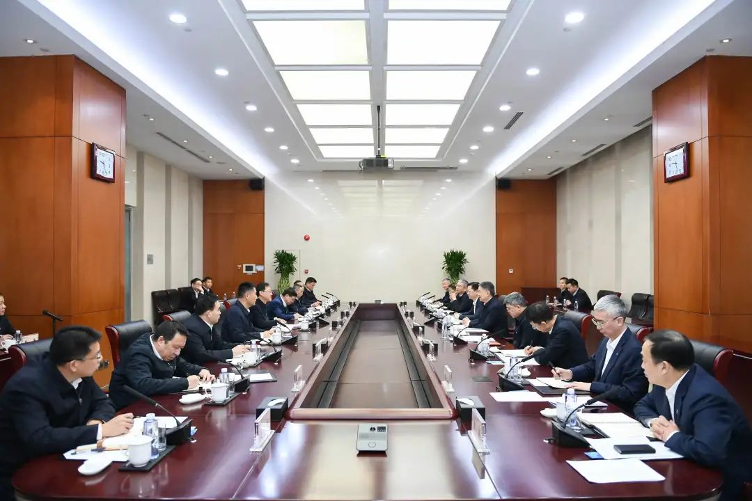 華能集團(tuán)董事長(zhǎng)、黨組書記溫樞剛會(huì)見中國(guó)安能董事長(zhǎng)陳奕輝、總經(jīng)理周慶豐