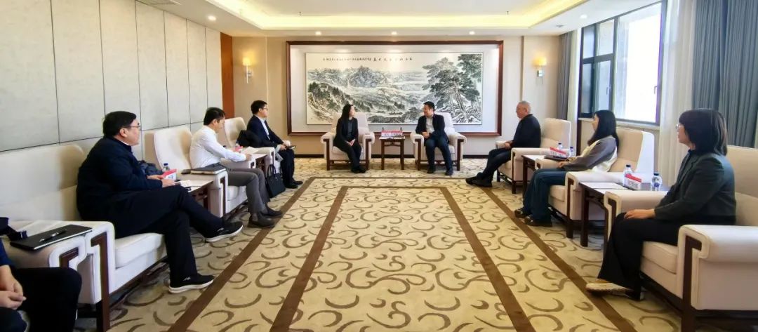 中國農(nóng)業(yè)銀行吉林省分行黨委委員、副行長兼長春分行黨委書記、行長曹紅一行拜訪華電吉林公司