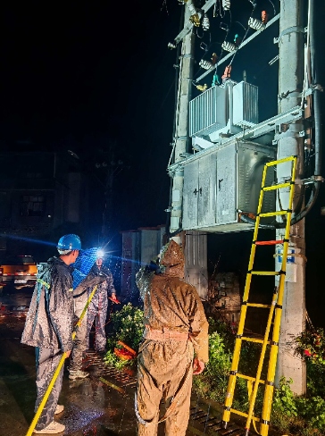 湖北通城：驚雷過后，150戶停電無訴求