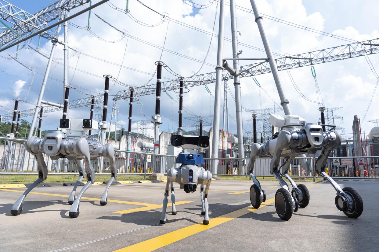 深圳電網(wǎng)機(jī)器人軍團(tuán)多棲作戰(zhàn)，力保十五運會電力無憂