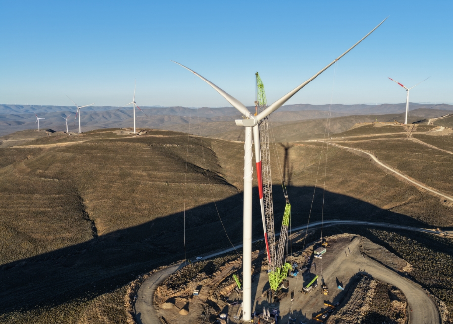 全球最大風光儲并網(wǎng)混合能源項目風機基礎(chǔ)澆筑